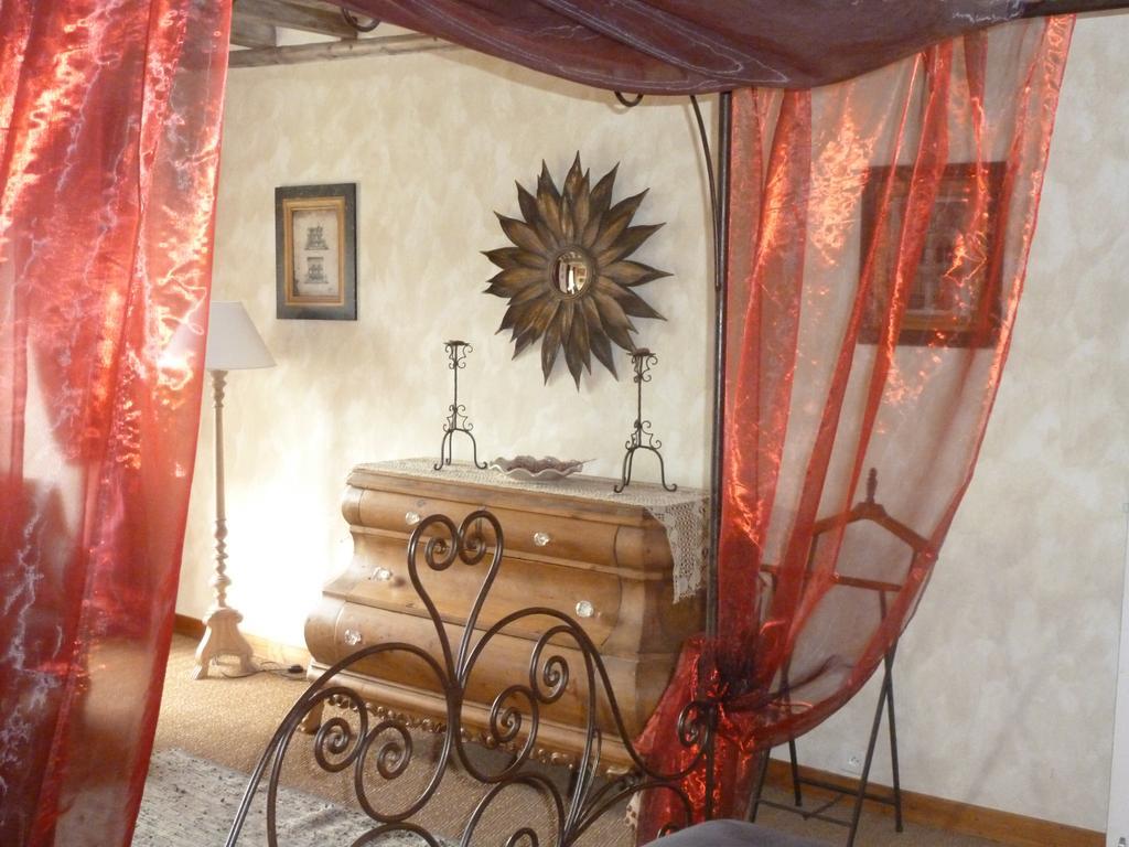 ヴァローニュ マノワール ドゥ サヴィニー Bed & Breakfast エクステリア 写真