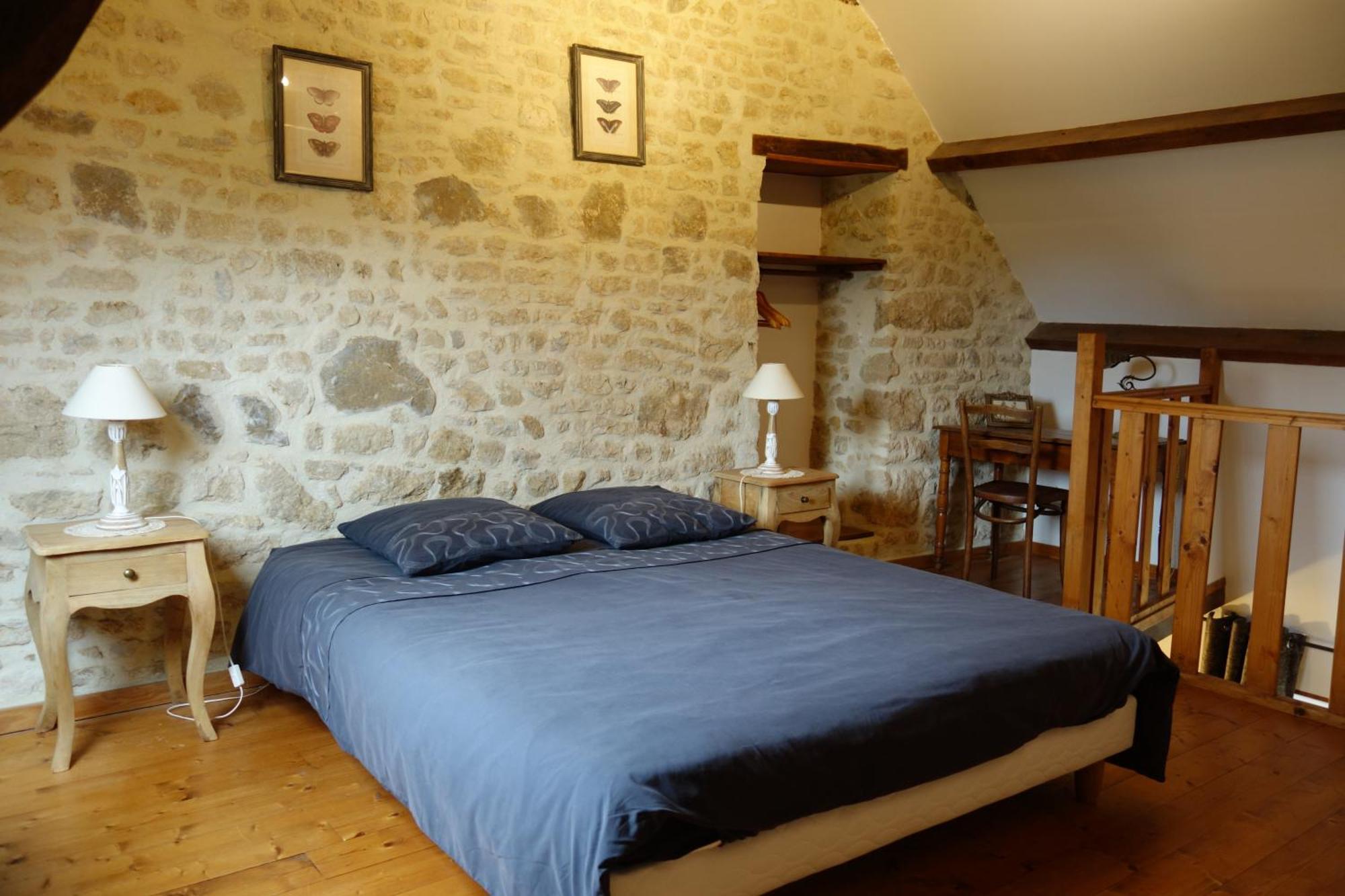 ヴァローニュ マノワール ドゥ サヴィニー Bed & Breakfast 部屋 写真