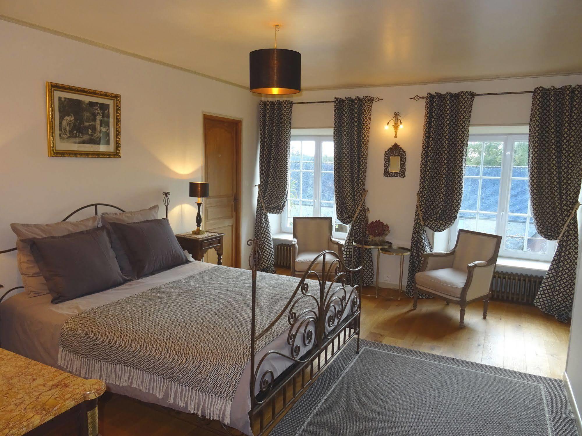 ヴァローニュ マノワール ドゥ サヴィニー Bed & Breakfast エクステリア 写真