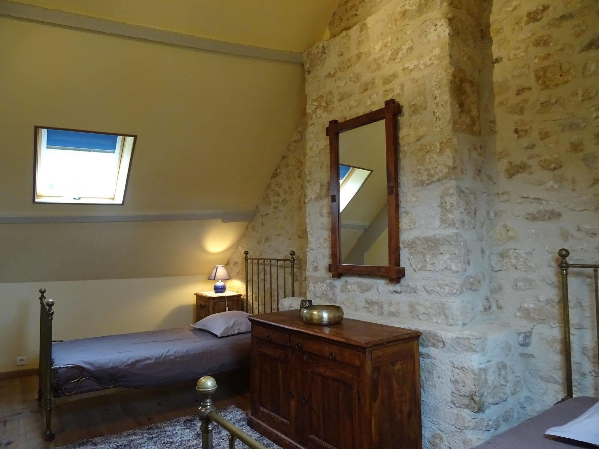 ヴァローニュ マノワール ドゥ サヴィニー Bed & Breakfast エクステリア 写真